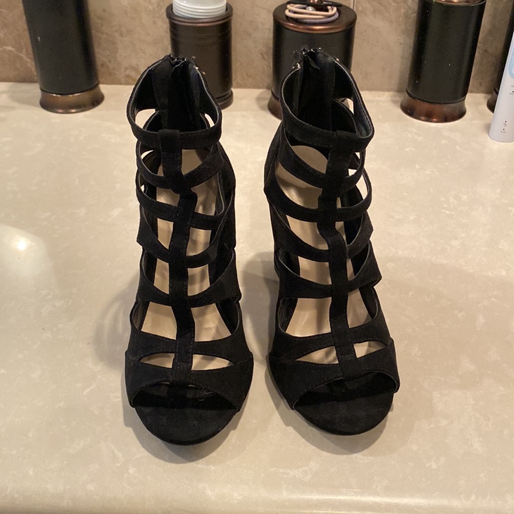 Open toe caged heel - Picture 2 of 5